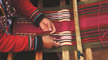 artisan portrait weaving peru